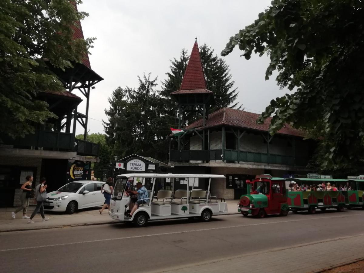 Cehmesterek Apartman Eger Luaran gambar