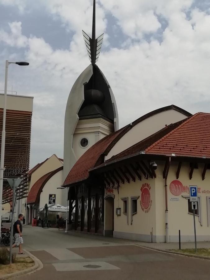 Cehmesterek Apartman Eger Luaran gambar