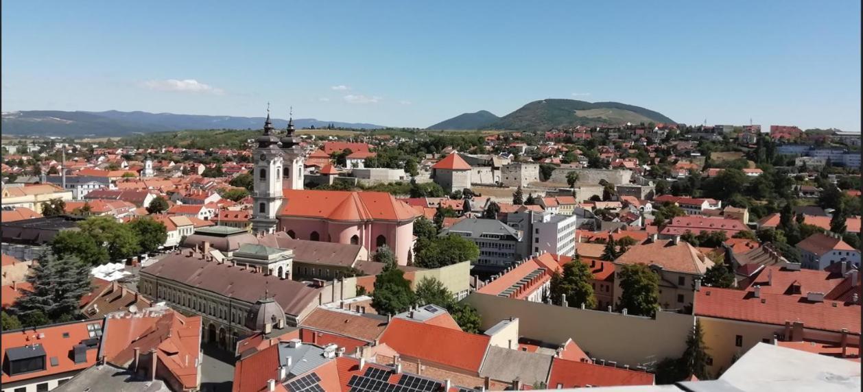 Cehmesterek Apartman Eger Luaran gambar