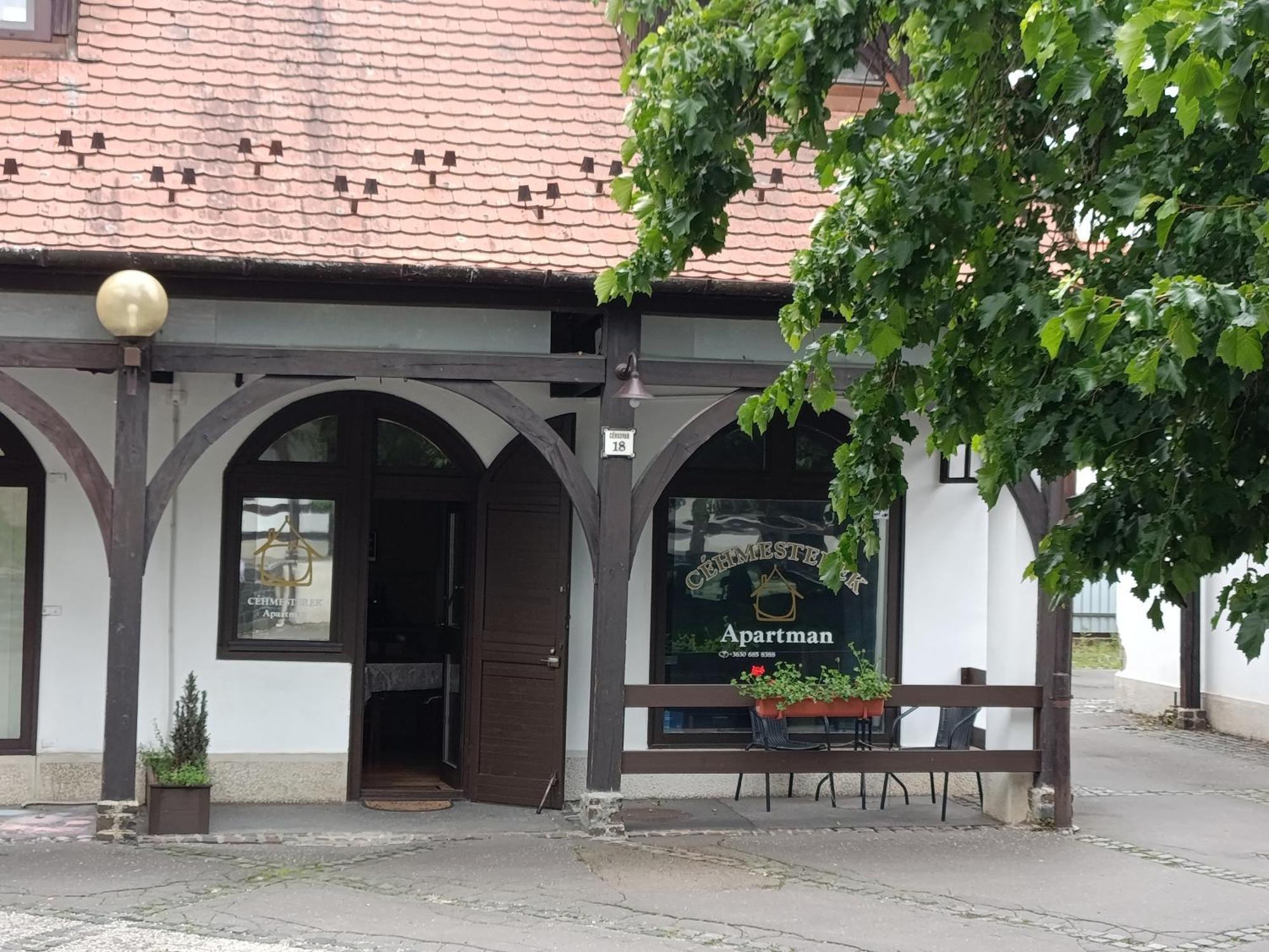 Cehmesterek Apartman Eger Luaran gambar