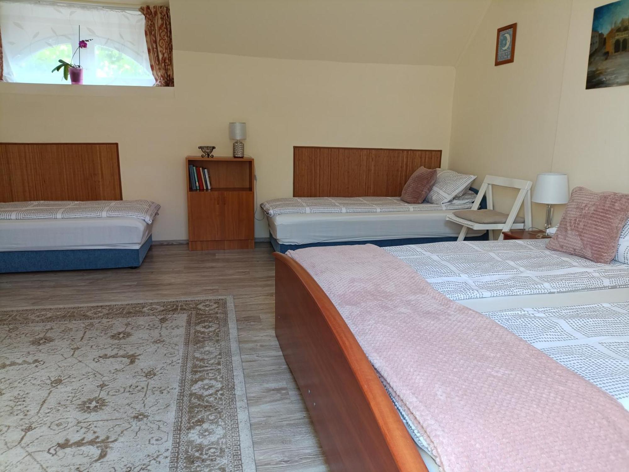 Cehmesterek Apartman Eger Luaran gambar